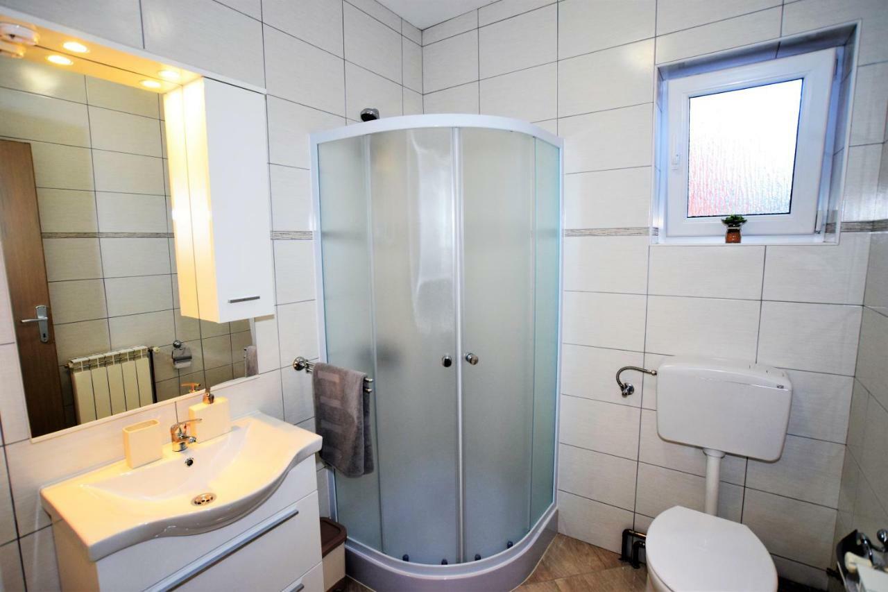 Privatni Smjestaj Most Otocac Luaran gambar